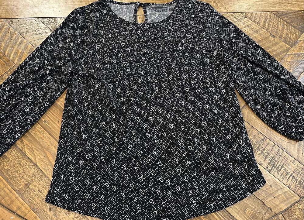 Adrianna Papell Women's Long Sleeve Black and White Heart Pattern Keyhole Blouse